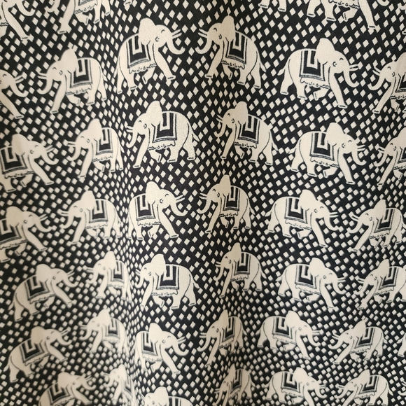 Pixley Stith Fix Cream Black Elephant Print Sleeveless V-Neck Tank Top B… - Picture 6 of 8